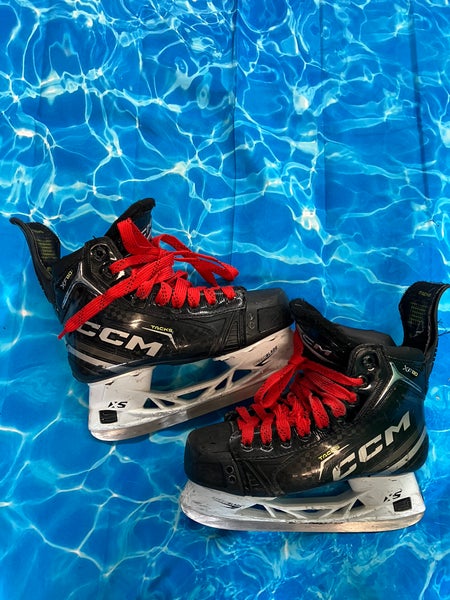 Junior CCM Tacks XF 80 Hockey Skates Regular Width Size 3.5 (Used)