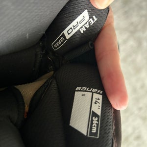 Bauer Vapor Pro Team Gloves 14" (Used)