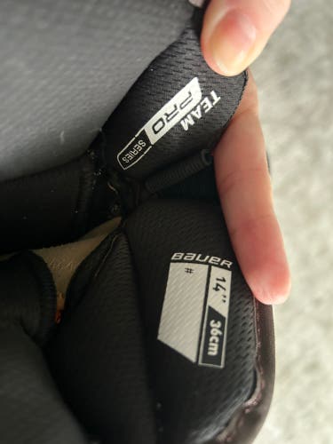 Bauer Vapor Pro Team Gloves 14" (Used)