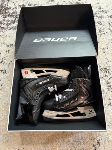 2025 Custom Bauer Vapor Flylite Hockey Skates Pro Stock 8 1/4 (New)