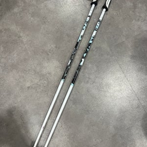 44in (110cm) Salomon All Mountain Ski Poles (Used)