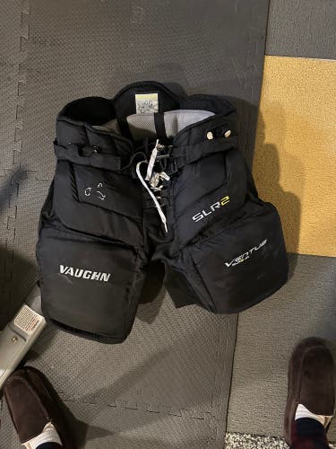 Junior Medium 2021 Vaughn Ventus SLR2 Hockey Goalie Pants (Used)