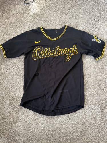 Pirates Roberto Clemente Medium Men's Nike Jersey (Used)