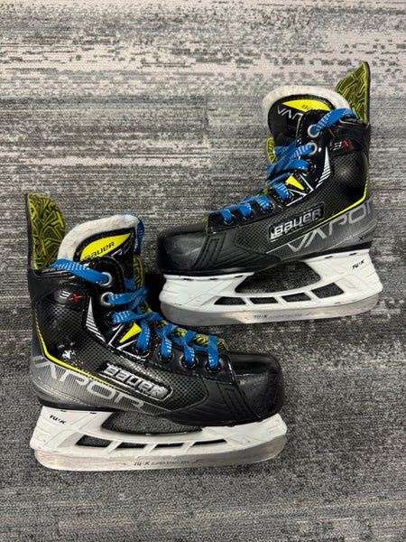 Junior Bauer Vapor 3X Hockey Skates Regular Width Size 3.5 (Used)