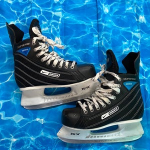 Intermediate Bauer Supreme Enforcer Hockey Skates Regular Width Size 4 (Used)