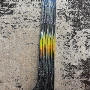 (2 Pack) Senior Custom Bauer Vapor FlyLite Right Handed Hockey Stick P28M Pro Stock (New)