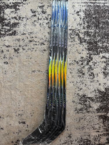 Senior Custom Bauer Vapor FlyLite Right Handed Hockey Stick P28M Pro Stock (New)