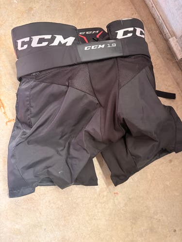 Intermediate Medium CCM 1.9 Hockey Goalie Pants (Used)
