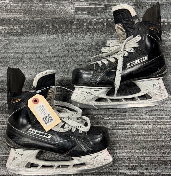Senior Bauer Supreme 180 Hockey Skates Size 6 (Used)