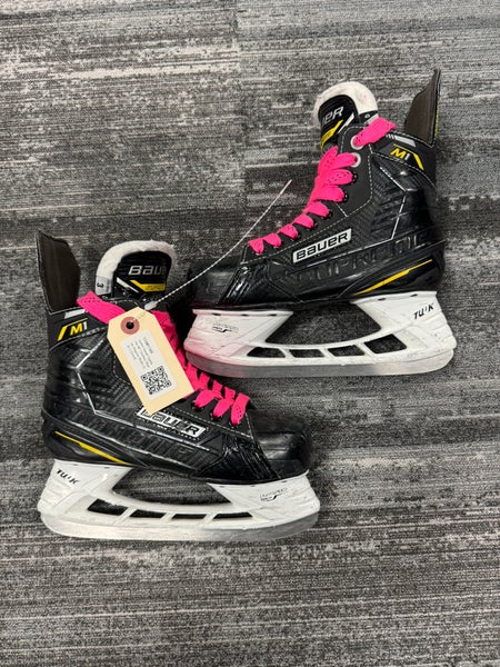 Junior Bauer Supreme M1 Hockey Skates Regular Width Size 3 (Used)