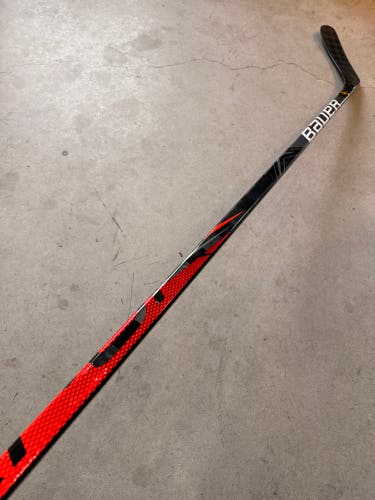 P88 77 Flex Senior Bauer Vapor Fly Light Left Hand Hockey Stick Pro Stock NCAA.