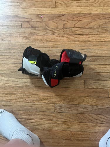 Intermediate Large Bauer Elbow Pads (Used)