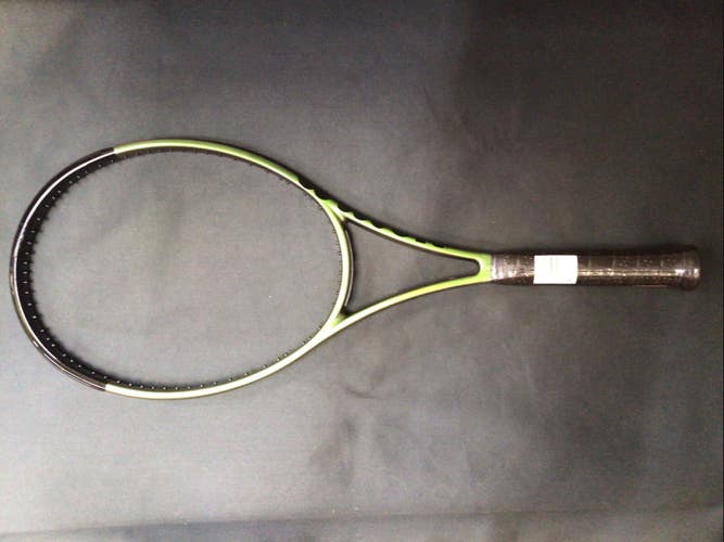 WILSON H22 Pro Stock 16*19 3/8 L3 BLADE 98 V8 PAINT TENNIS RACKET