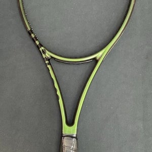 Wilson K-Blade 98  Pro Stock  - Grip Size 4 3/8