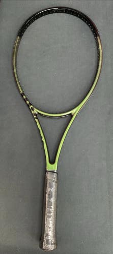 Wilson K-Blade 98  Pro Stock  - Grip Size 4 3/8