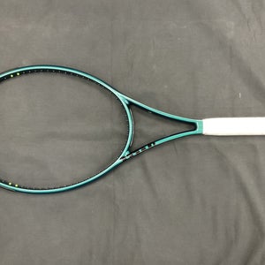 Grip Size 4 3/8 - Wilson v.9 Blade Pro Stock H22 - 16 x 19 String Pattern