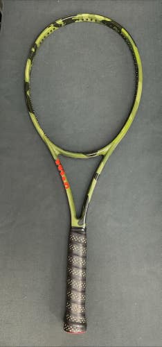 Wilson K-Blade 98  18/20 Pro Stock Camo Edition  Grip Size 4 3/8