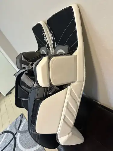 Warrior Ritual G6 E+ Senior Goalie Leg Pads - 33" +1.5 - Pixallo.store