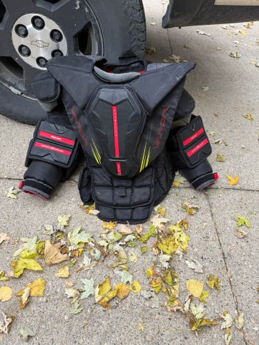 Large 2024 Bauer Vapor Hyperlite 2 Goalie Chest Protector (Used)
