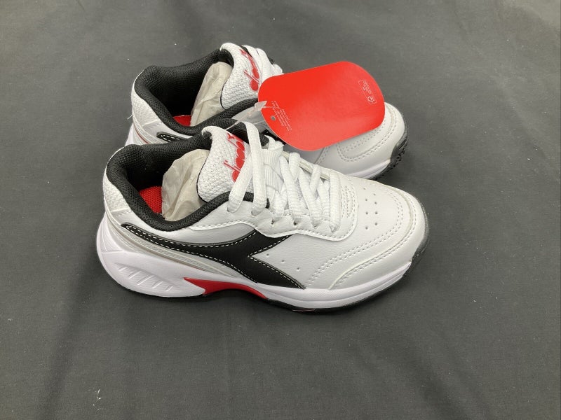 Size 3.5 - Diadora S. Challenge 4 SL JR - White/Black