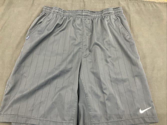 Size L - Mens Nike Tennis Shorts - Navy