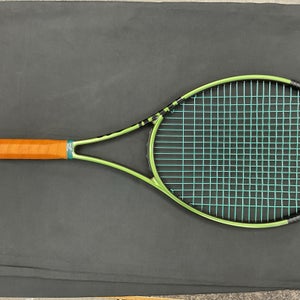 Wilson Blade Pro 18/20 V8 Tennis Racquet 4 3/8