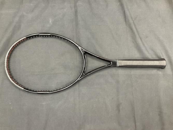 Grip Size 4 3/8 - Wilson v.13 Pro Staff Six.One 95 - 27 1/4 Length