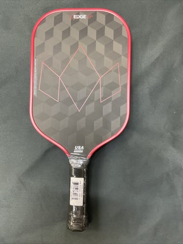 Diadem Edge 18k Pickleball Paddle.