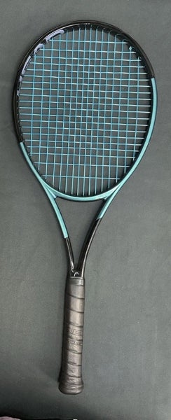 Head Gravity MP 2025 STRUNG 4 1/4 ( Mid Plus Tennis 100 sq 295g 10.4oz 16x20 )