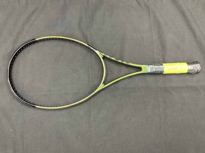 Grip Size 4 3/8 - Wilson K-Blade Pro Stock  18/20 - V.8 Blade 98 Cosmetic
