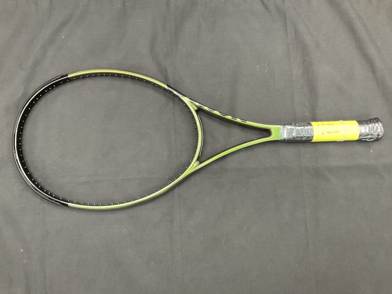 Grip Size 4 3/8 - Wilson K-Blade Pro Stock  18/20 - V.8 Blade 98 Cosmetic