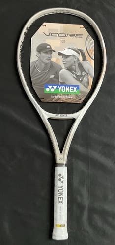 Yonex Vcore 100 Grip Size 4 3/8