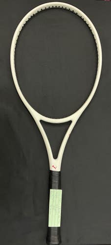 Vantage VT Custom 95 In Sq,  Grip Size 4 3/8,  18x20 Unstrung Tennis Racquet
