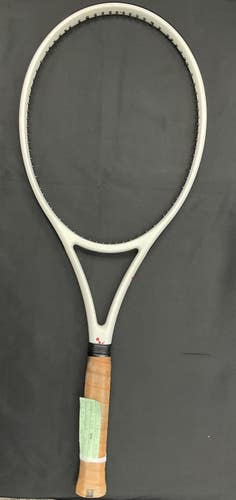 Vantage VT Custom 95 In Sq,  Grip Size 4 3/8,  18x20 Unstrung Tennis Racquet