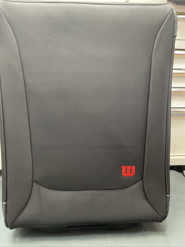 Wilson Intlernational Traveler Luggage Large Black/Red