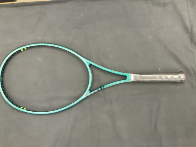 Wilson v.9 Blade Pro Stock- 18 x 20 Pattern. (KBlade) 4 3/8