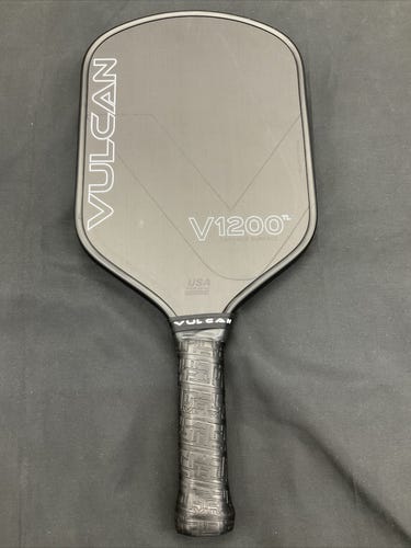 Vulcan V1200 Tyler Loong Signature - Raw Carbon Paddle