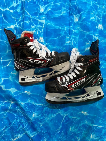 Intermediate CCM JetSpeed FT2 Hockey Skates Regular Width Size 5.5 (Used)