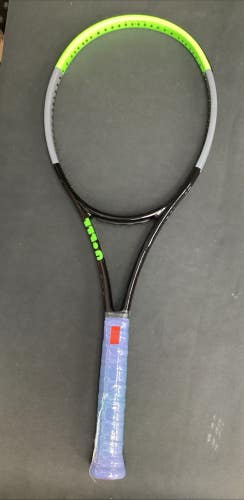 New Wilson Blade Pro V7 18x20  4 3/8 Grip New Racquet