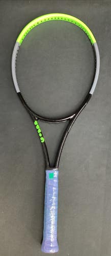 New Wilson Blade Pro V7 18x20  4 3/8 Grip New Racquet