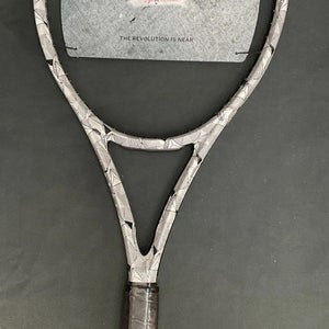 WILSON PROTOTYPE CLASH  100 DAZZLE TENNIS RACQUET 4 3/8 BRAND NEW