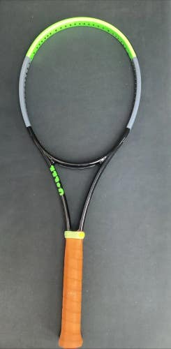 Wilson Blade Pro V7 18x20  4 3/8 Grip Racquet