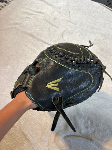 2018 Easton Professional Collection RH Catcher's Softball Glove 11.5" (Used)