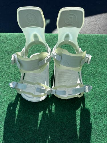 White Ride A-6 Snowboard Bindings (Used) | Men's Large