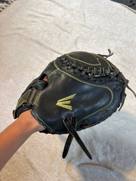 Easton Professional Collection RH Catcher's Softball Glove 11.5" (Used)
