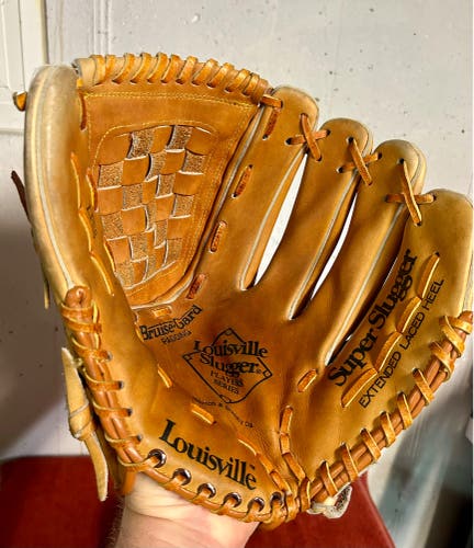 Louisville Slugger Slugger Series RHT Glove 13.5"