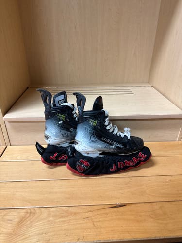 2024 Bauer Vapor Hyperlite 2 Hockey Skates Regular Width Size 4.5 (Used)