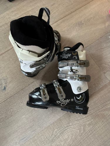 Mondo 23 & 23.5 Women's Lange Exclusive 70 All Mountain Ski Boots Soft Flex (Used)