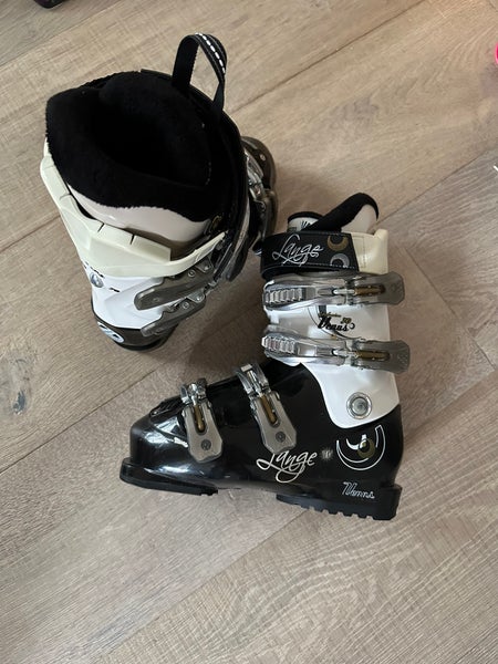 Mondo 23 & 23.5 Women's Lange Exclusive 70 All Mountain Ski Boots Soft Flex (Used)