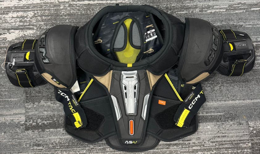 Small Senior CCM Tacks AS-V Shoulder Pads (Used)